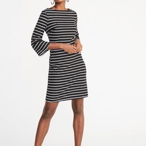 Bell sleeved sheath dress